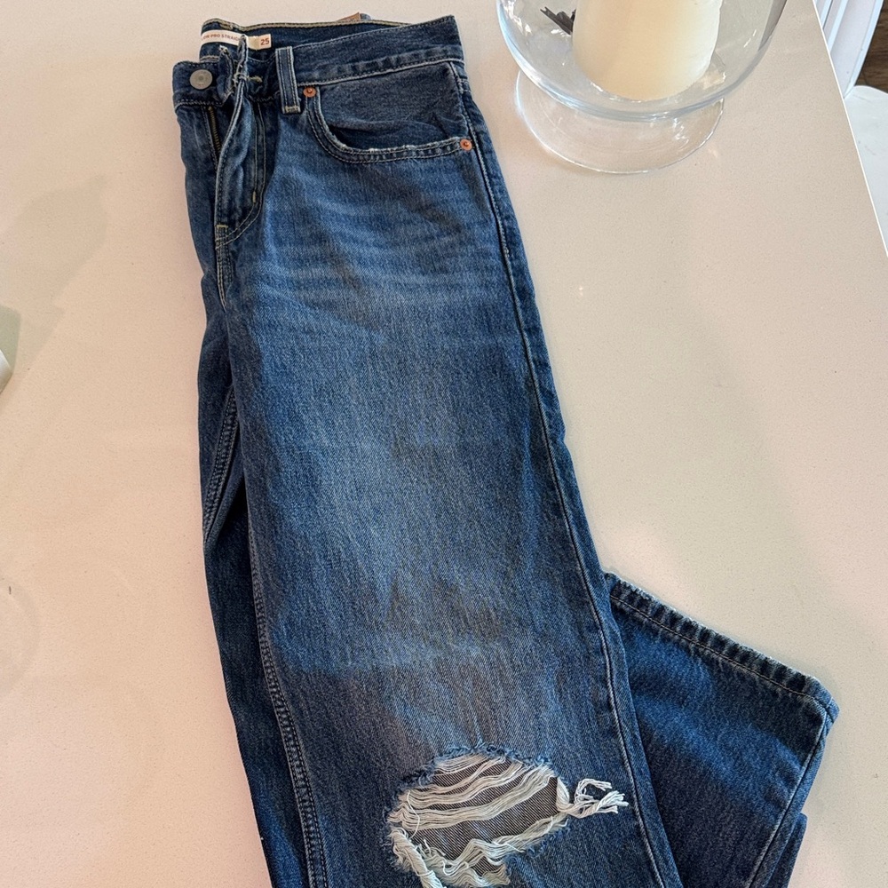Levi's High Rise Blue Jeans - Picture 2 of 3